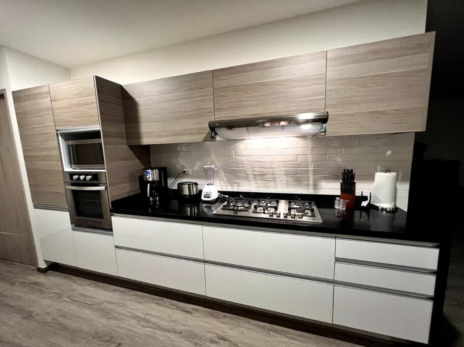 Luxury 3Br Apartment W Pool, Spa & Stunning Views Puebla Eksteriør billede